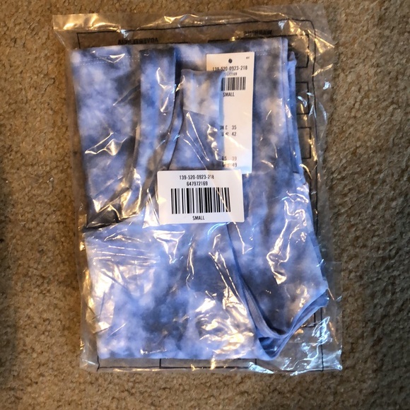 Abercrombie Wash Effect Cross Back Cropped Tank NWT - Picture 11 of 12